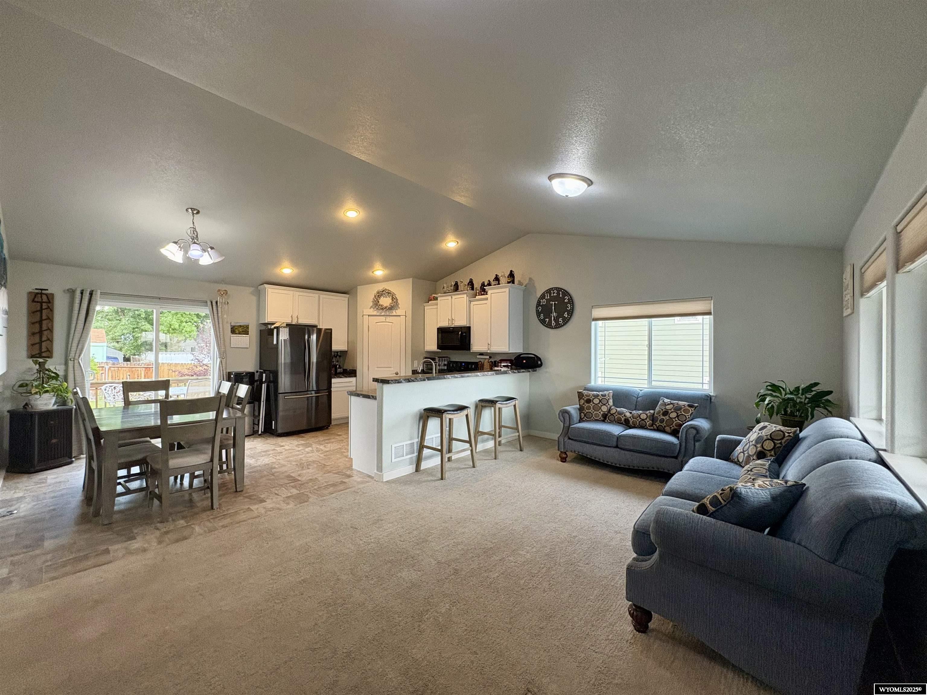 930 Flicker Street Douglas, WY 82633 - Photo 4 of 32