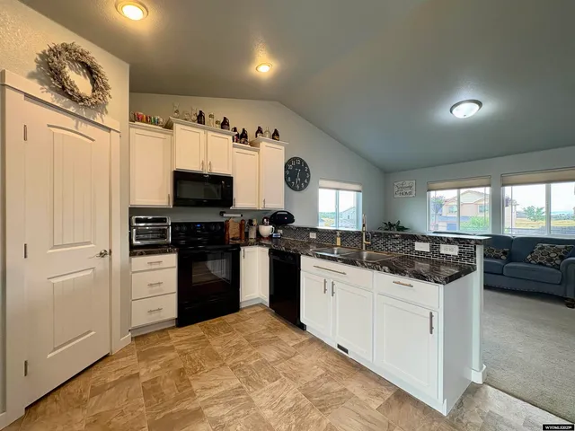 $424,999 | 930 Flicker Street, Douglas, WY 82633