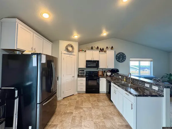 $424,999 | 930 Flicker Street, Douglas, WY 82633