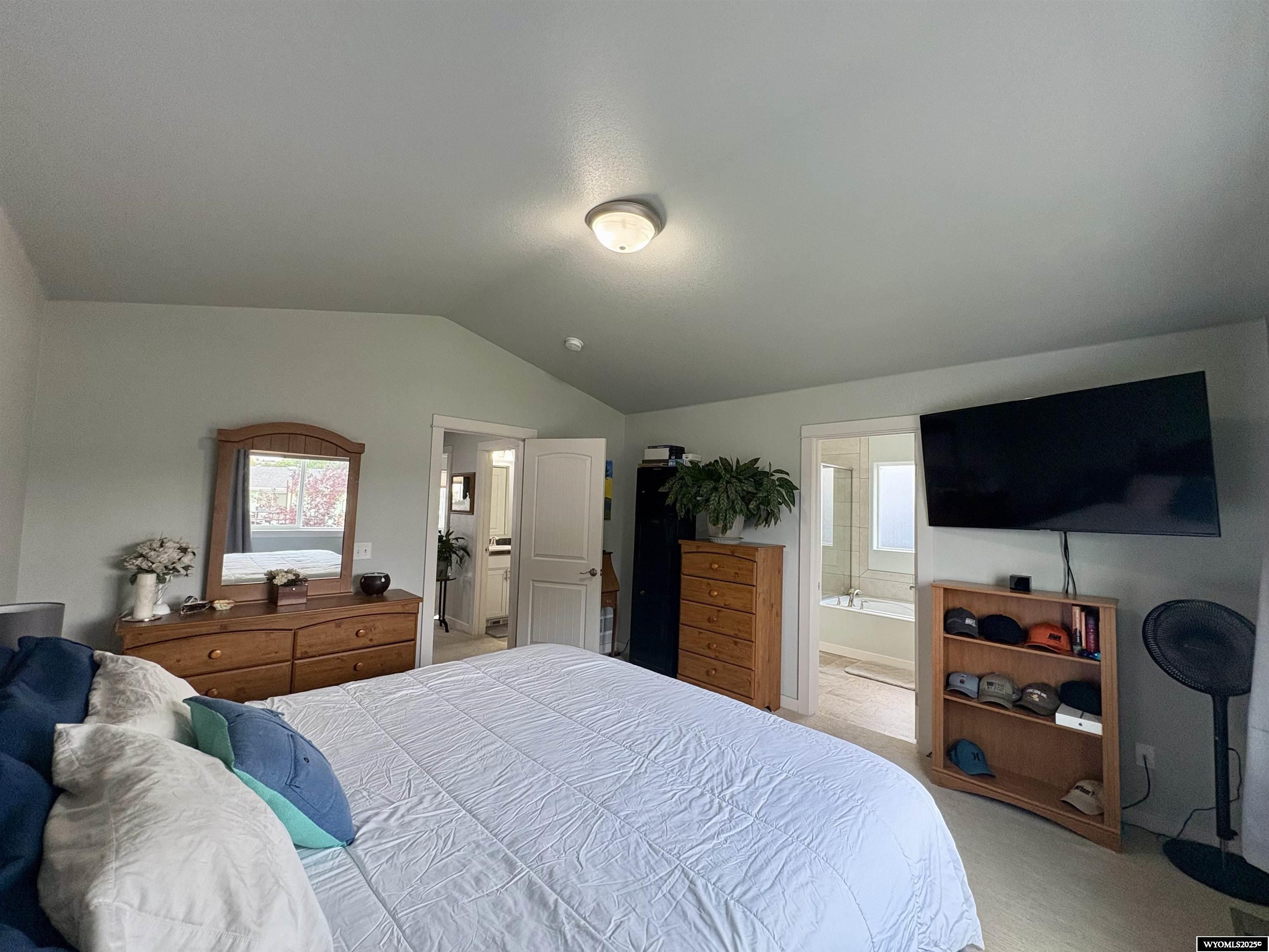 930 Flicker Street Douglas, WY 82633 - Photo 10 of 32