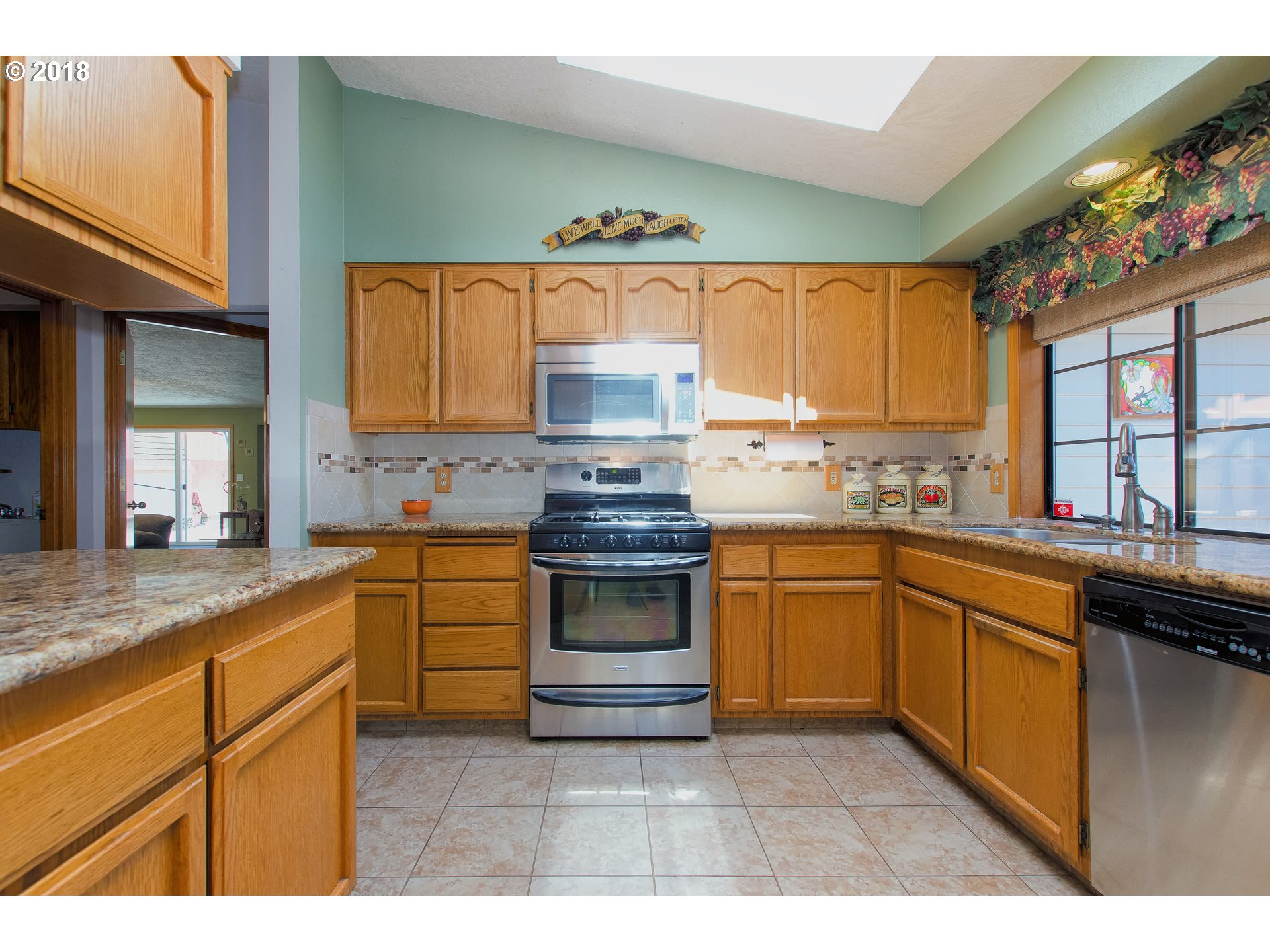 661 Southwest Nancy Court Gresham, OR 97030 - Photo 13 of 31 Gallery Image 13