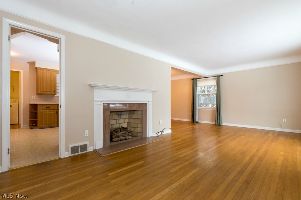 4181 Delroy Road Cleveland, OH 44121 - Photo 2 of 25