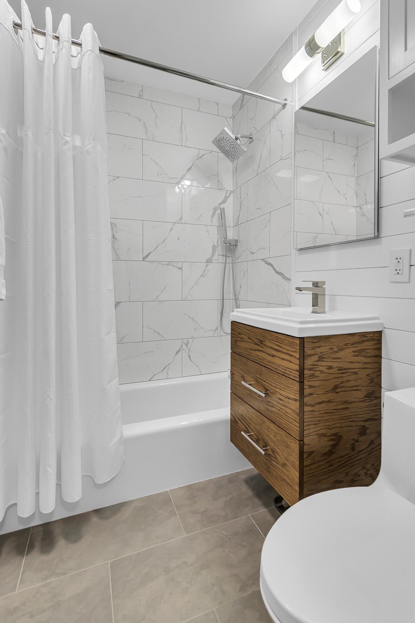 28 Lyttleton Avenue Charleston, SC 29407 - Photo 16 of 29 Hall Bath 1