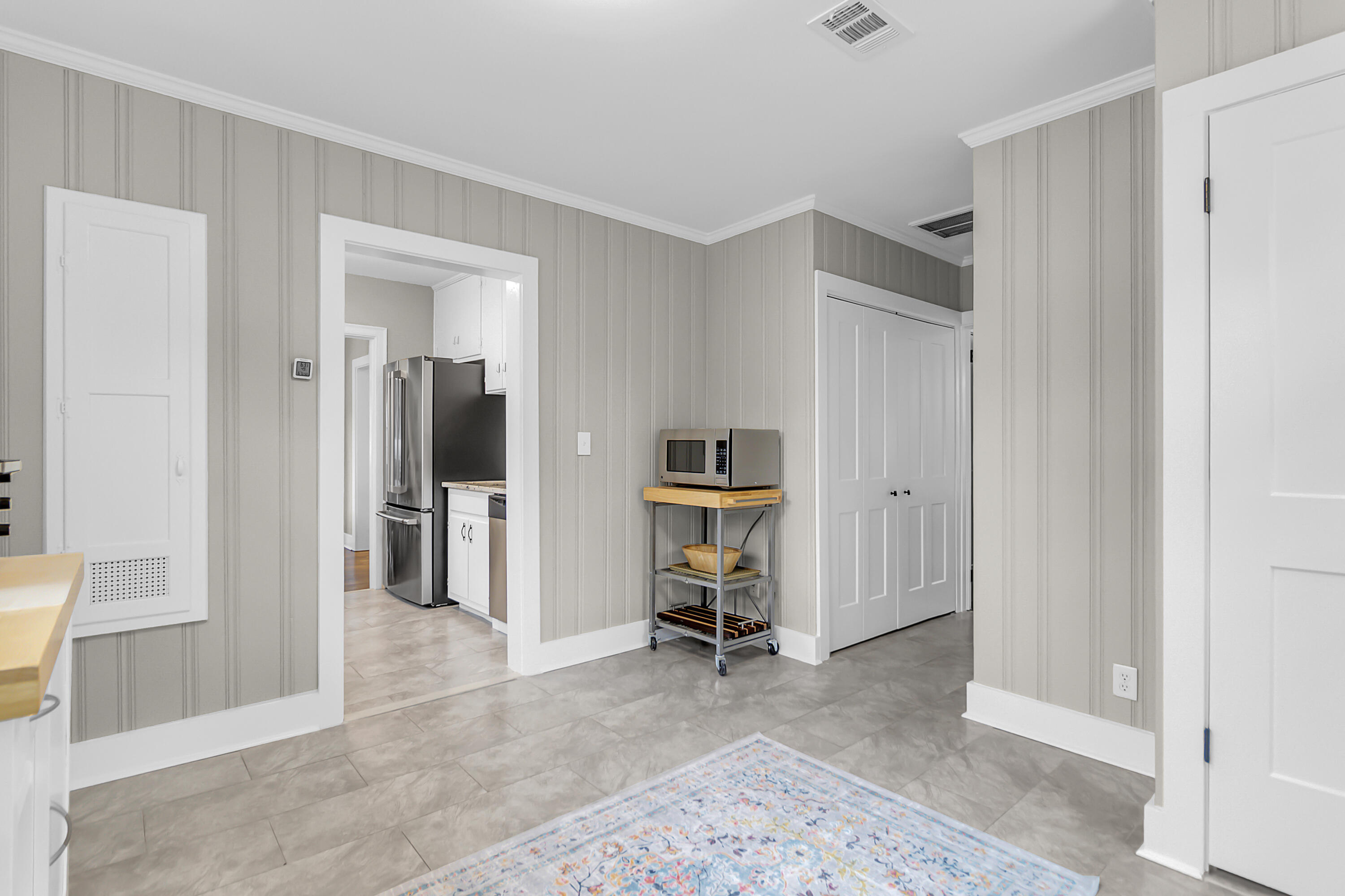 28 Lyttleton Avenue Charleston, SC 29407 - Photo 9 of 29 Flex Space to Kitchen