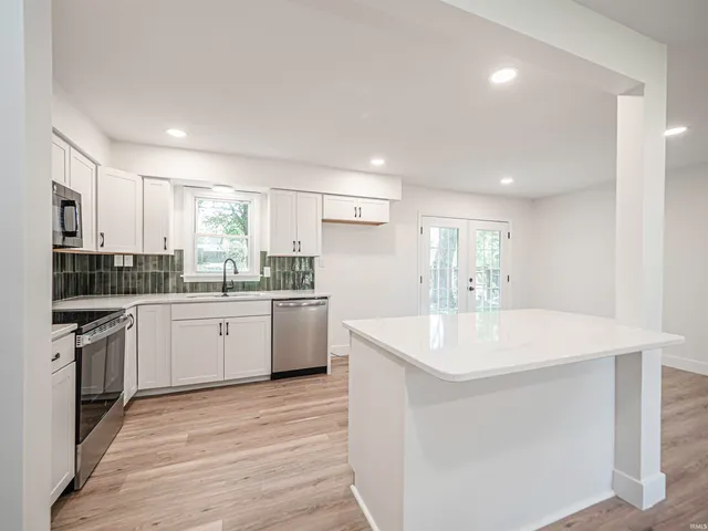 $279,500 | 9215 County Road 250 North, Wadesville, IN 47638