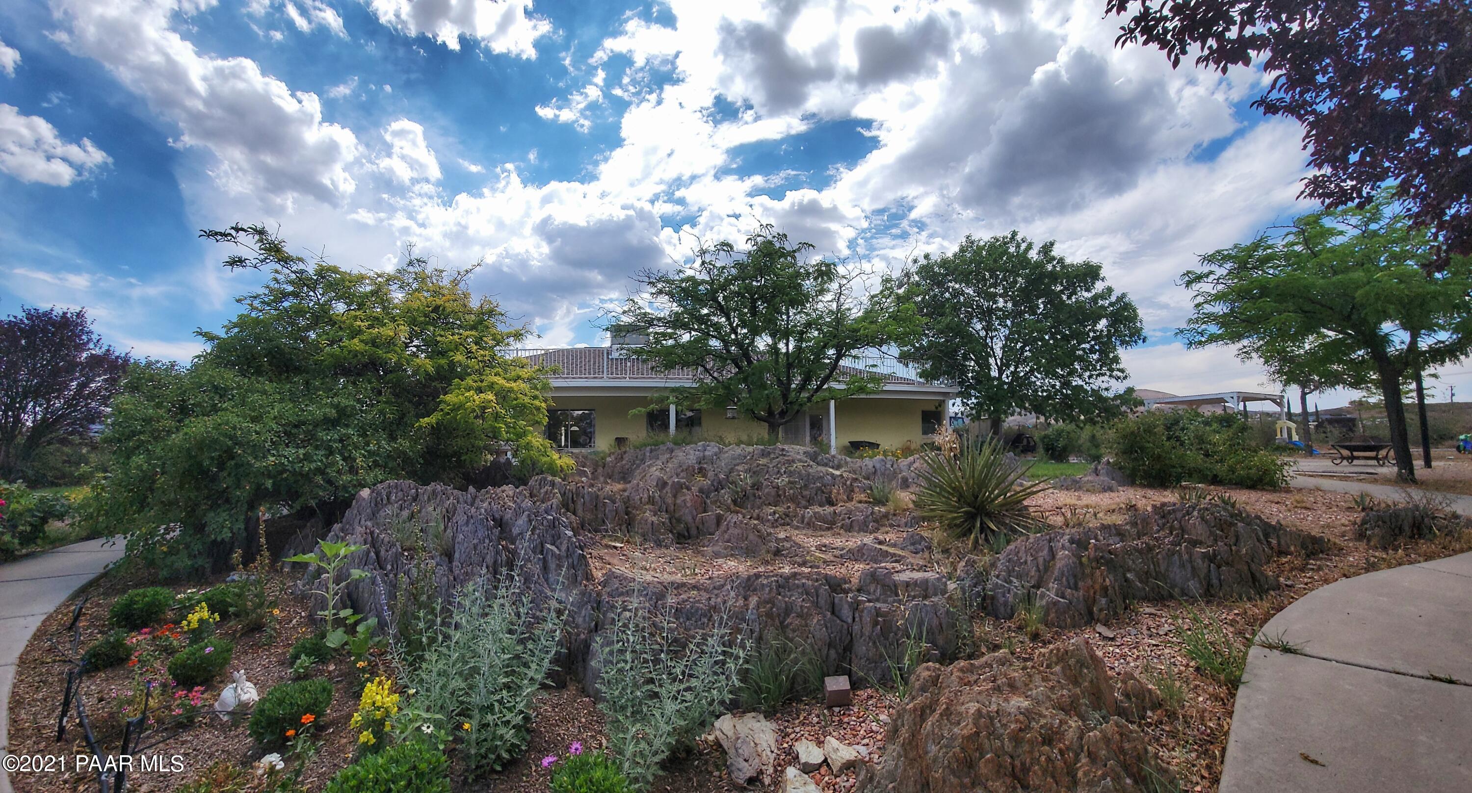 6489 South Country Road Mayer, AZ 86333 - Photo 3 of 21 Backyard