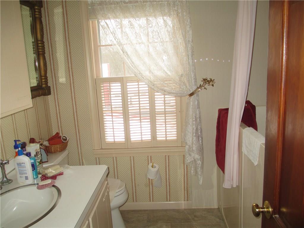 1203 Meridian Road Butler, PA 16002 - Photo 15 of 21 Bath