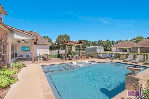 $725,000 | 36448 Lake Bend Avenue, Prairieville, LA 70769