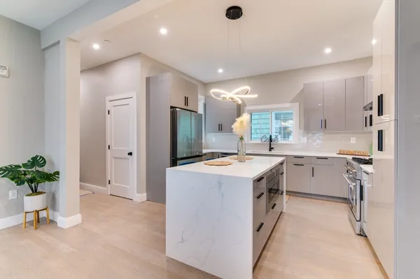 $1,250,000 | 13 Arlington Street, Unit A, Somerville, MA 02145