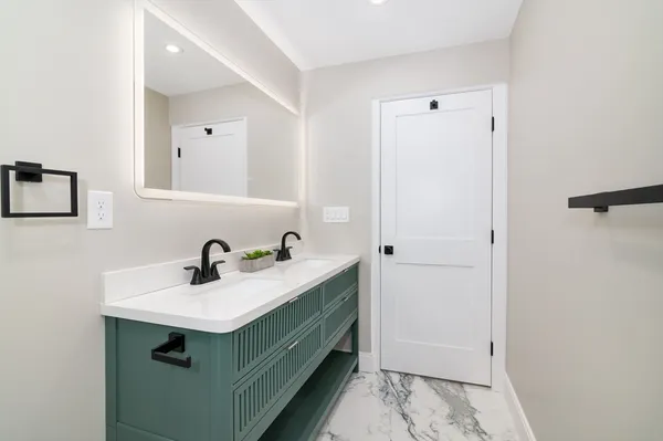 $1,250,000 | 13 Arlington Street, Unit A, Somerville, MA 02145