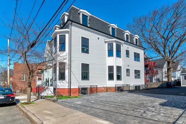 $1,250,000 | 13 Arlington Street, Unit A, Somerville, MA 02145