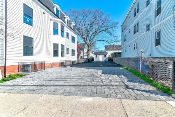 $1,250,000 | 13 Arlington Street, Unit A, Somerville, MA 02145
