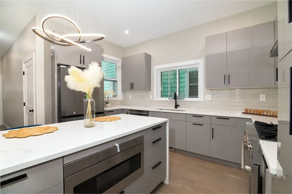 $1,250,000 | 13 Arlington Street, Unit A, Somerville, MA 02145