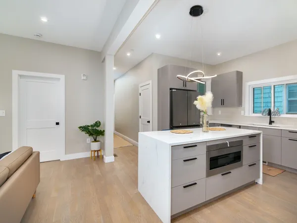 $1,250,000 | 13 Arlington Street, Unit A, Somerville, MA 02145