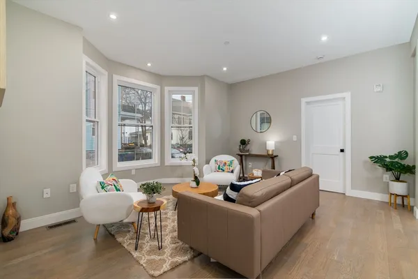 $1,250,000 | 13 Arlington Street, Unit A, Somerville, MA 02145