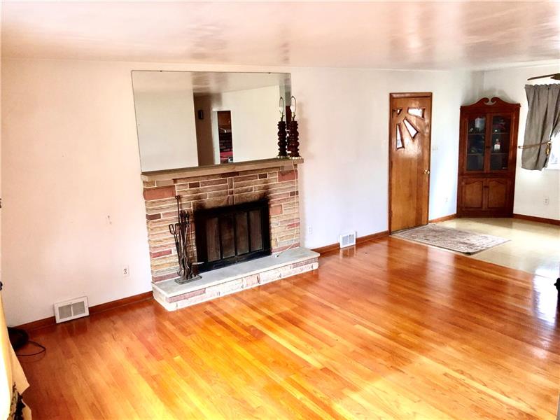 4312 Ellwood Road New Castle, PA 16101 - Photo 3 of 18