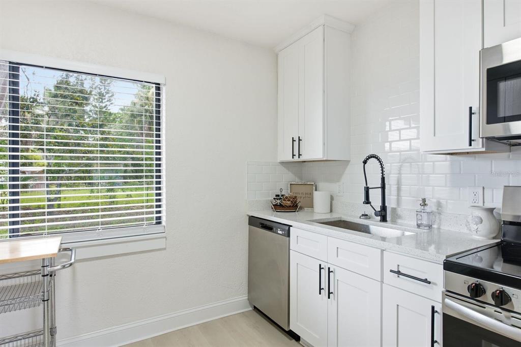 5307 Berkley Road New Port Richey, FL 34652 - Photo 11 of 25 Gallery Image 11