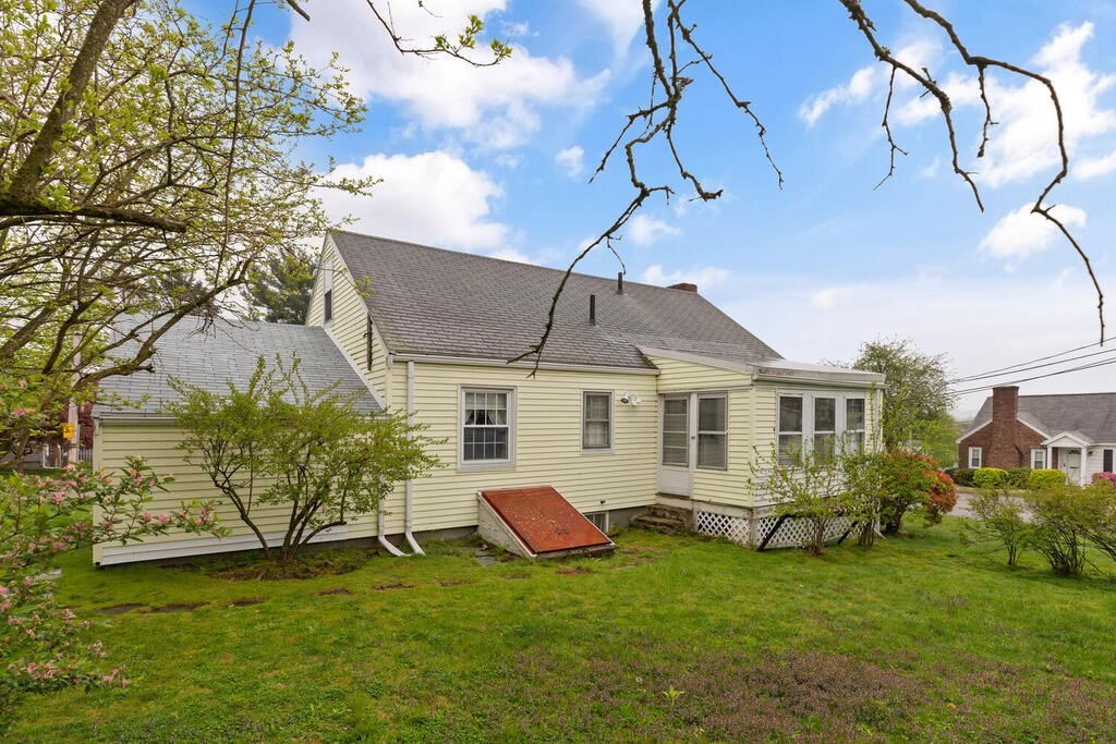 15 Pilgrim Road Watertown, MA 02472 - Photo 19 of 19 Gallery Image 19