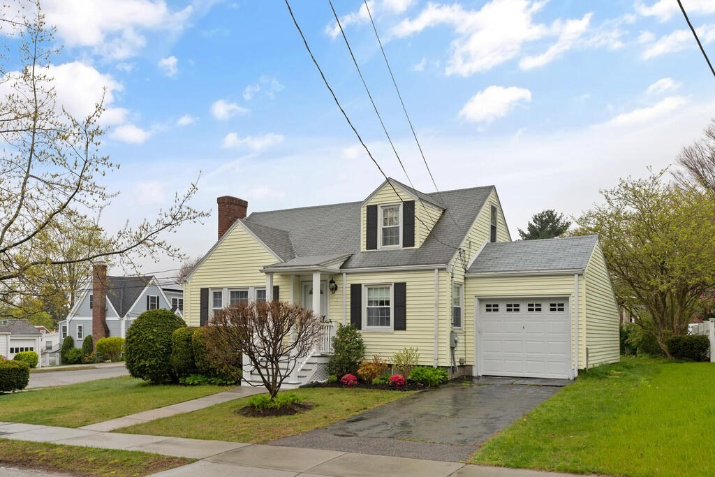 15 Pilgrim Road Watertown, MA 02472 - Photo 3 of 19 Gallery Image 3