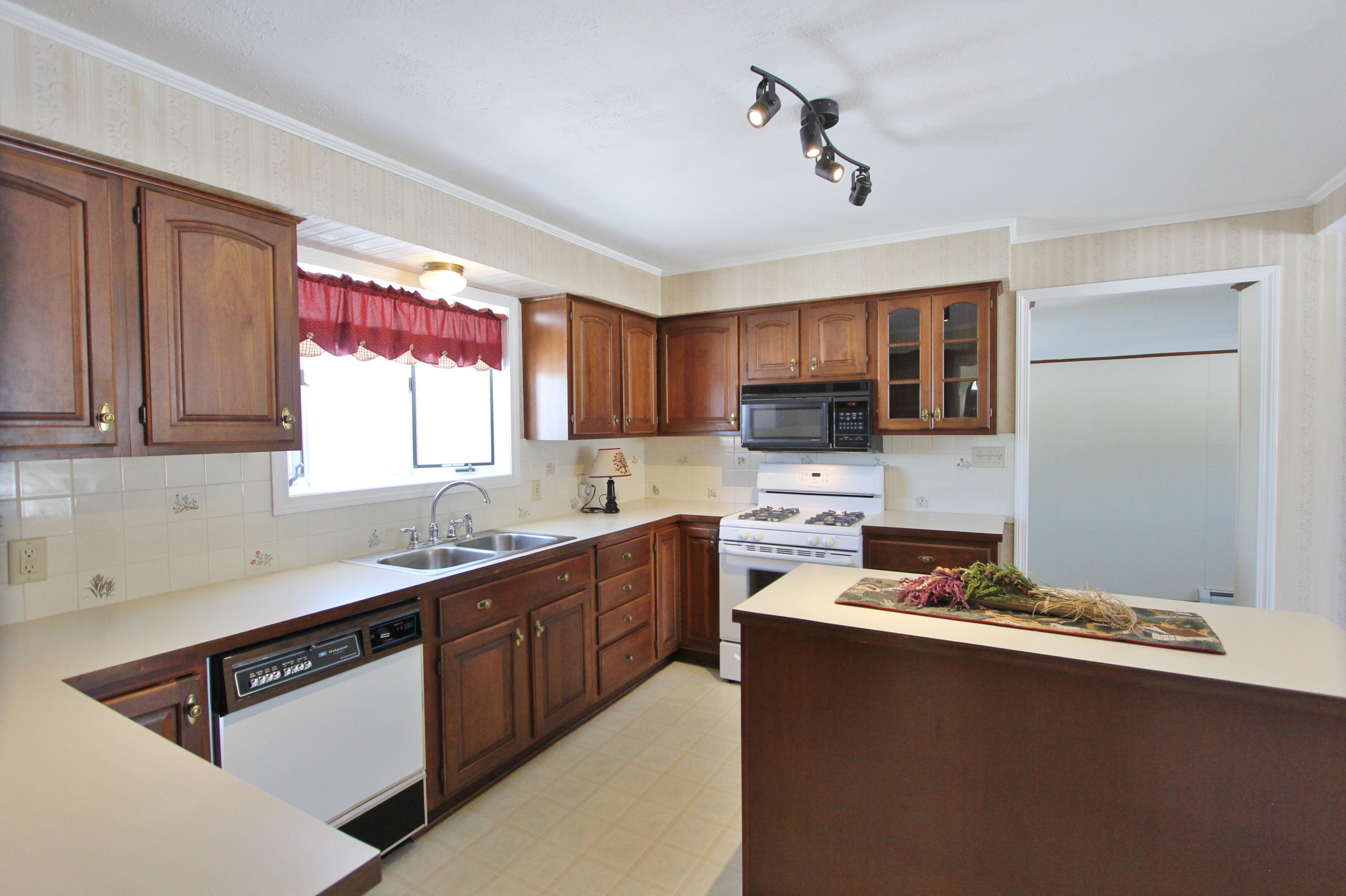 2131 Hudson Road Hudson, ME 04449 - Photo 10 of 23 10