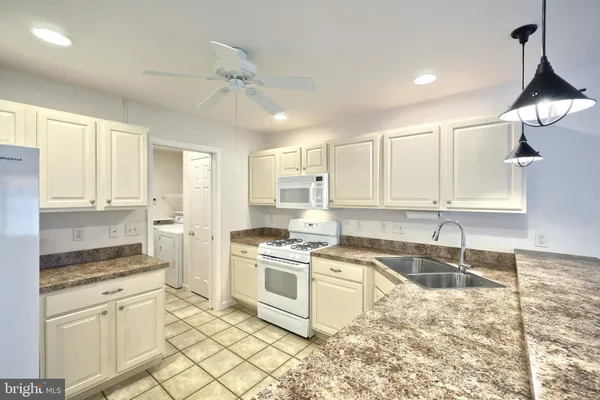 $299,900 | 115 Fountain Drive, Unit 9, York, PA 17402