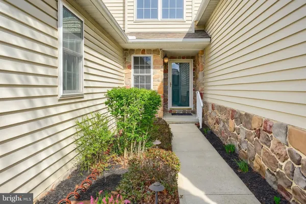 $299,900 | 115 Fountain Drive, Unit 9, York, PA 17402