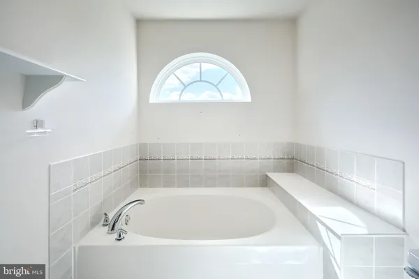 $299,900 | 115 Fountain Drive, Unit 9, York, PA 17402