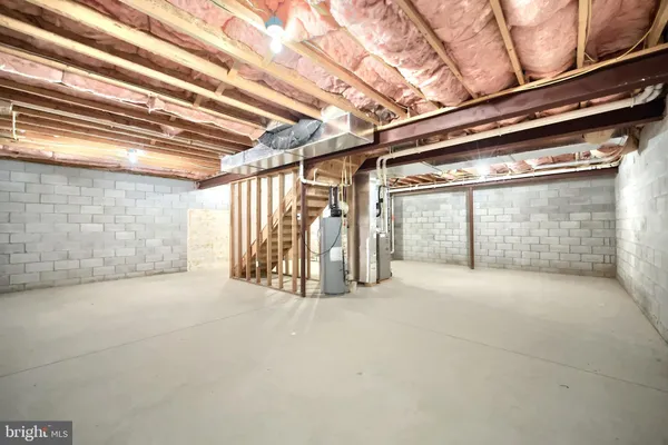 $299,900 | 115 Fountain Drive, Unit 9, York, PA 17402