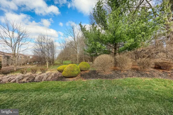 $299,900 | 115 Fountain Drive, Unit 9, York, PA 17402