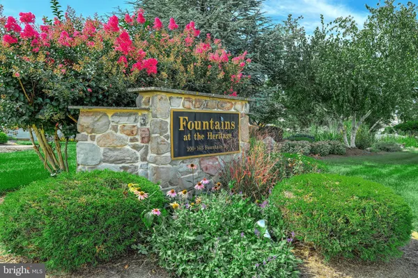 $299,900 | 115 Fountain Drive, Unit 9, York, PA 17402