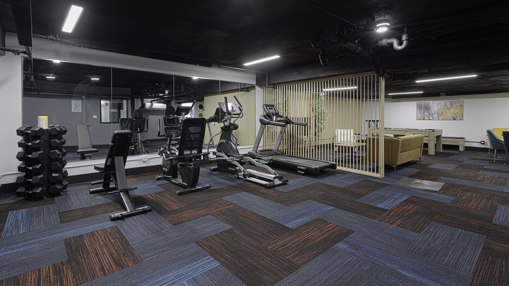 6166 North Sheridan Road, Unit 28A Chicago, IL 60660 - Photo 16 of 18 a view of a room with gym equipment