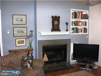 29 Rabbit Hill Road West Windsor, NJ 08550 - Photo 6 of 12 Family Room