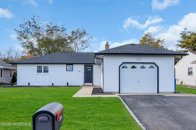 $398,500 | 249 Barbados Drive North, Toms River, NJ 08757
