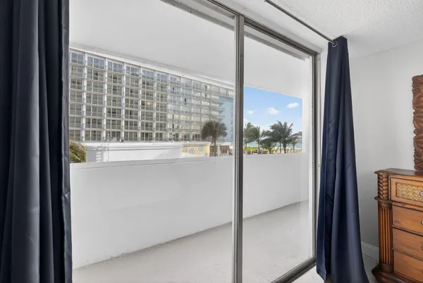 $2,600 | 3640 North Ocean Drive, Unit 327, Riviera Beach, FL 33404