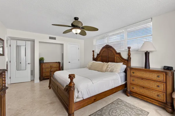 $2,600 | 3640 North Ocean Drive, Unit 327, Riviera Beach, FL 33404