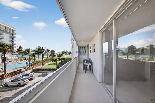 $2,600 | 3640 North Ocean Drive, Unit 327, Riviera Beach, FL 33404