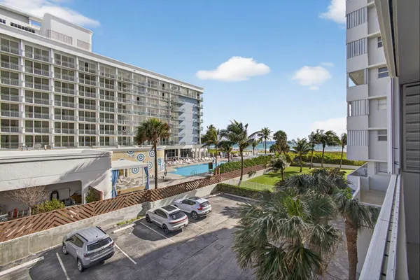 $2,600 | 3640 North Ocean Drive, Unit 327, Riviera Beach, FL 33404