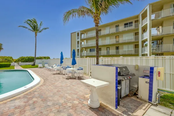 $2,600 | 3640 North Ocean Drive, Unit 327, Riviera Beach, FL 33404