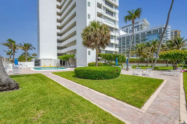 $2,600 | 3640 North Ocean Drive, Unit 327, Riviera Beach, FL 33404