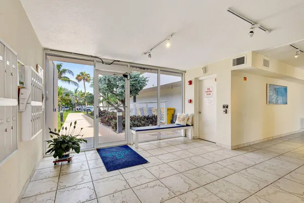 $2,600 | 3640 North Ocean Drive, Unit 327, Riviera Beach, FL 33404
