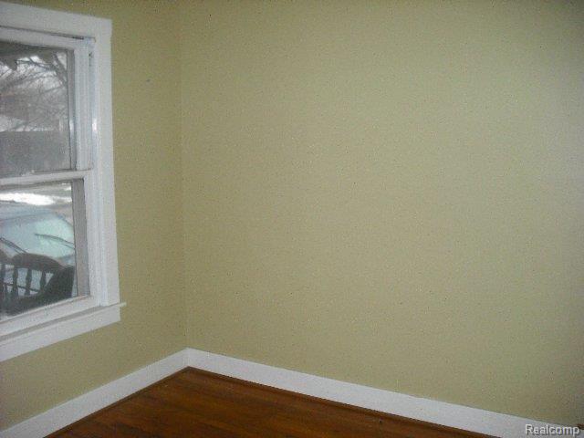 63 Maplefield Road Pleasant Ridge, MI 48069 - Photo 3 of 9 DSCF1109_640x480