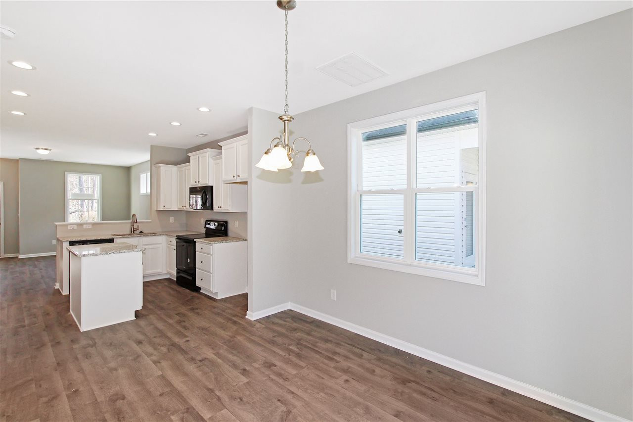 37 Yellow Jacket Ridge Clayton, NC 27520 - Photo 5 of 27 Dining Area/Kitchen