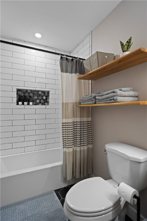 7654 Timber Crest Drive Corpus Christi, TX 78413 - Photo 24 of 35 a bathroom with a toilet and a shower