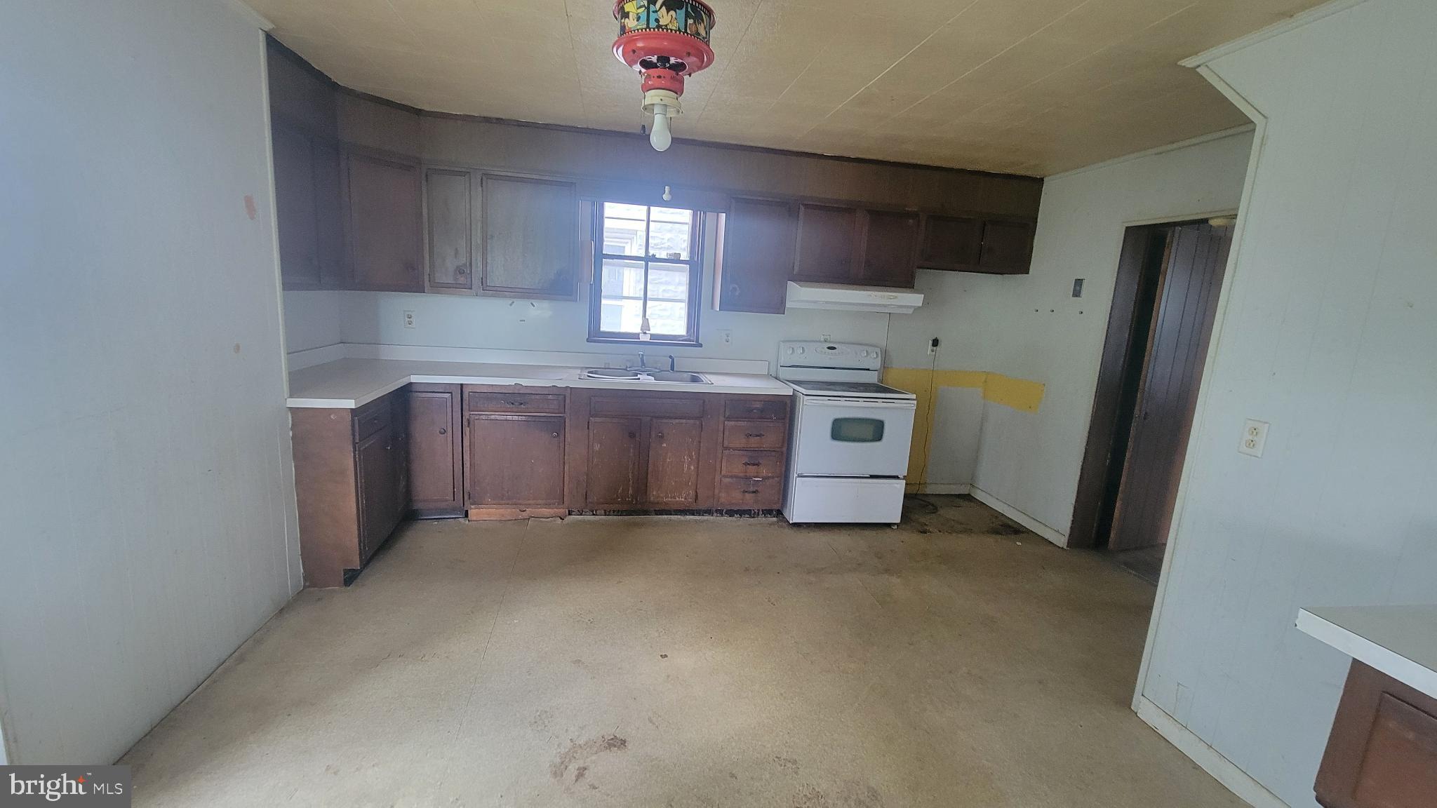 20 Whyte Street Union Bridge, MD 21791 - Photo 6 of 26 Spacious kitchen with potential for updates.