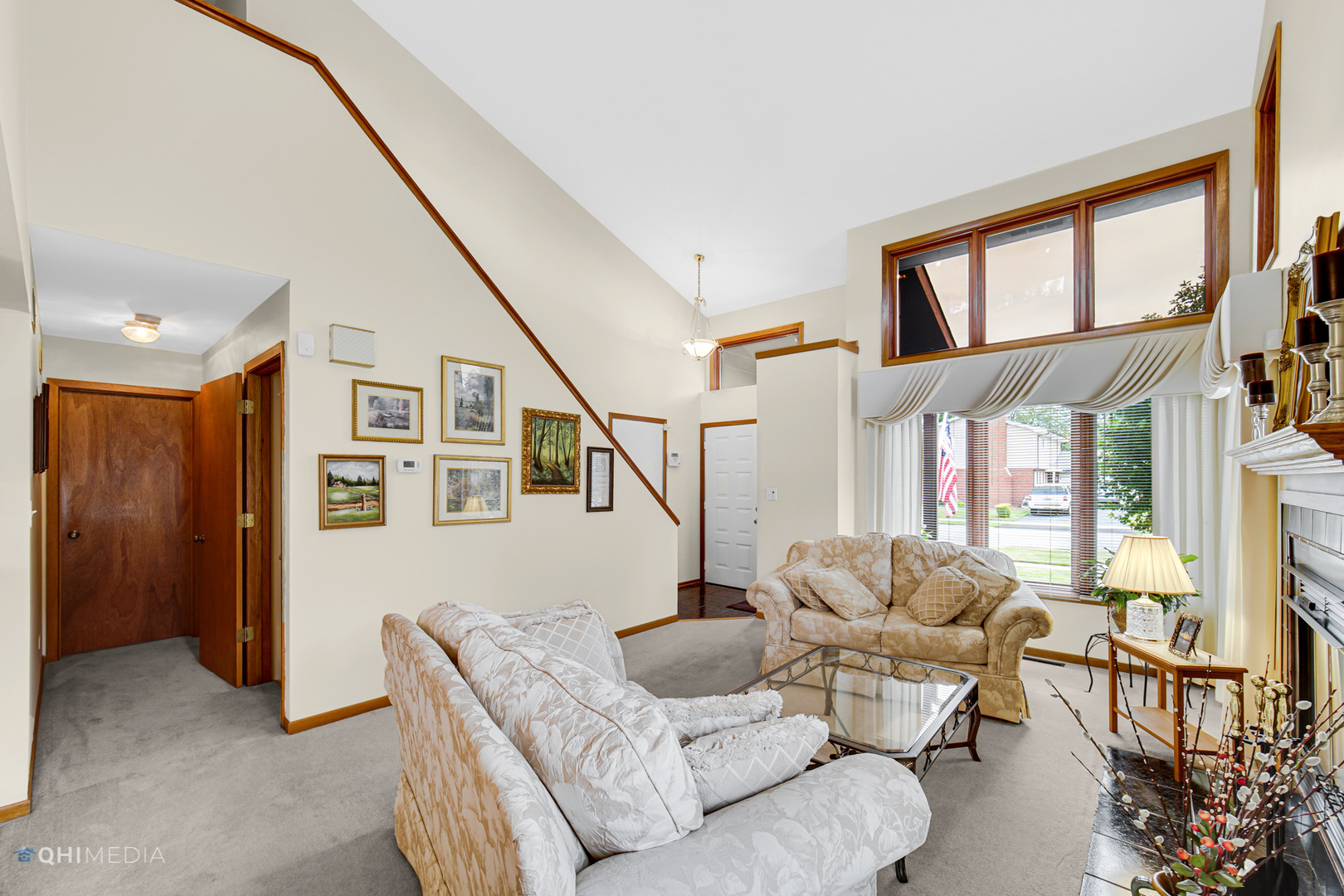 17638 Wright Street Lansing, IL 60438 - Photo 7 of 30 a living room with furniture and a window