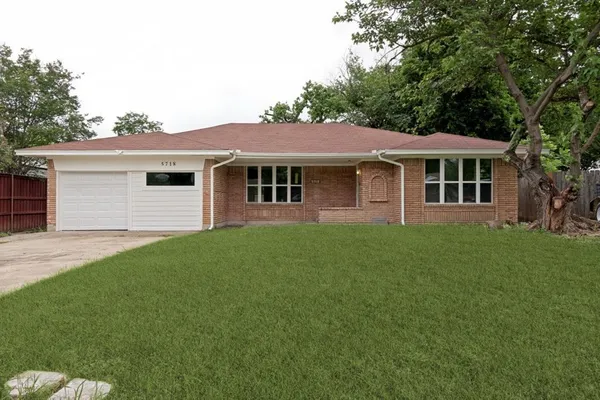 $299,900 | 5718 Trio Lane, Dallas, TX 75241