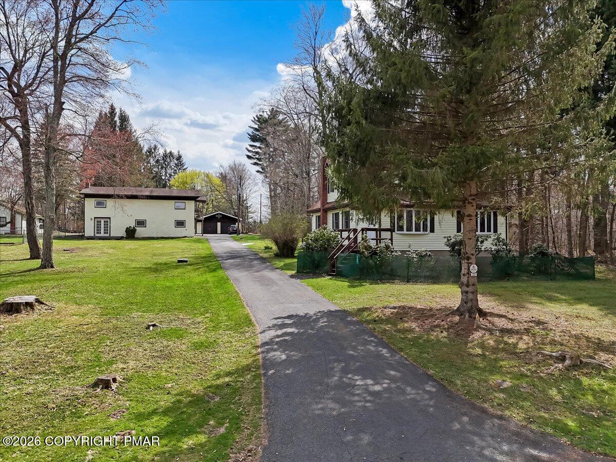 253 Thomas Road Blakeslee, PA 18610 - Photo 11 of 63 Drive way