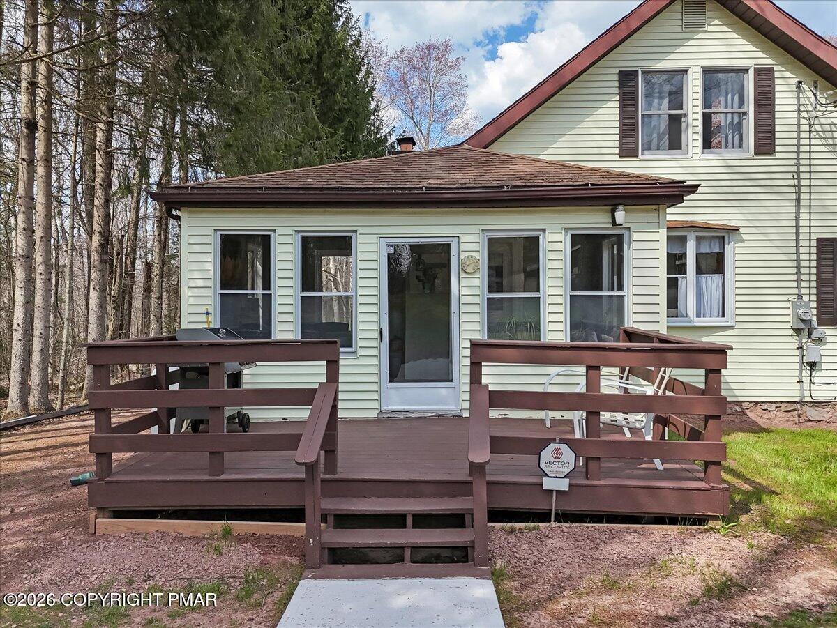 253 Thomas Road Blakeslee, PA 18610 - Photo 12 of 63 Rear Deck
