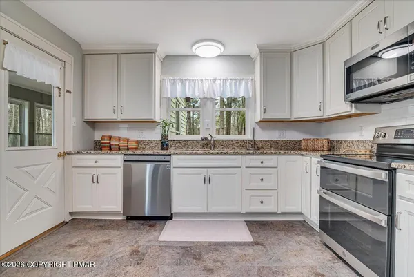 $479,000 | 253 Thomas Road, Blakeslee, PA 18610