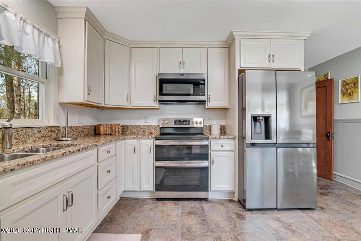 253 Thomas Road Blakeslee, PA 18610 - Photo 17 of 63 Kitchen